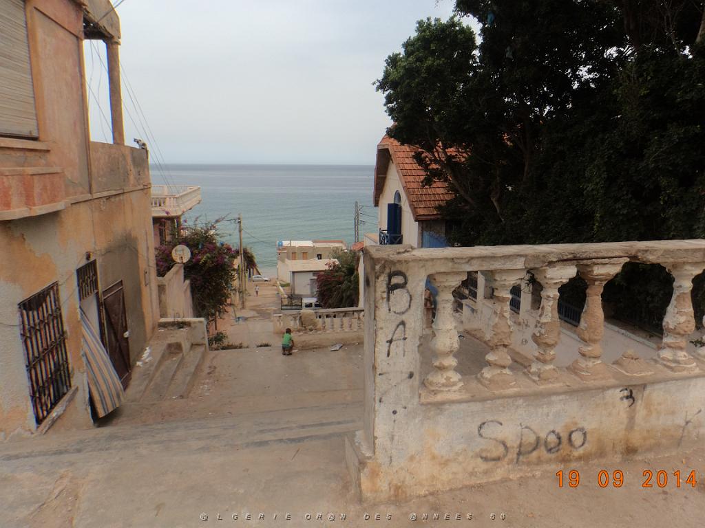 17-1-Bouisseville (descente vers la mer).JPG -                                